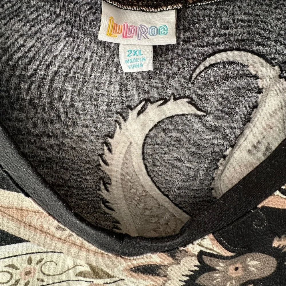 LuLaRoe Iris Shirt - Picture 2 of 4